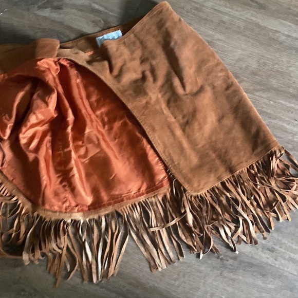VTG Cedar Fringed Tan Suede true wrap Skirt size M boho festival rustic hippie - Picture 9 of 15